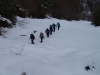 Pisando la nieve en la subida